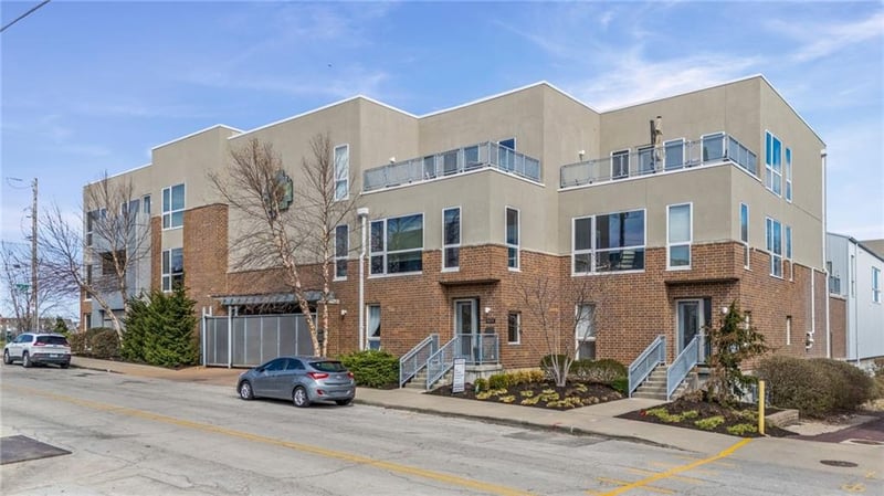 1605 Summit St, Kansas City, MO 64108