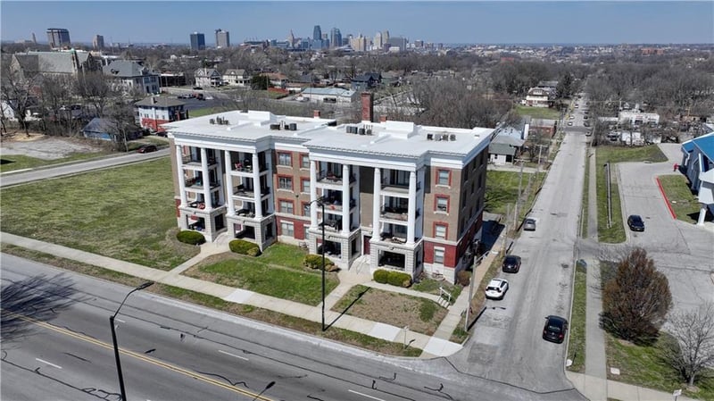 1614 E Linwood Blvd, Kansas City, MO 64109