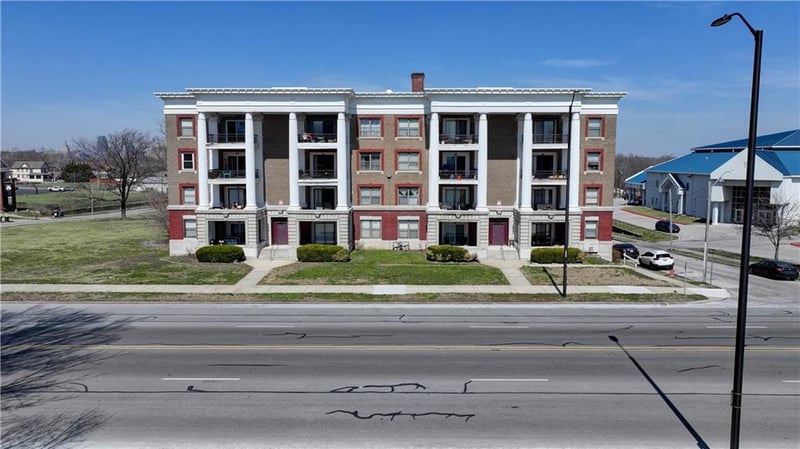1614 E Linwood Blvd, Kansas City, MO 64109