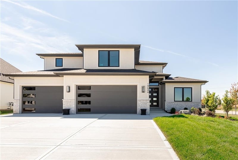 18601 Ironwood St, Overland Park, KS 66085