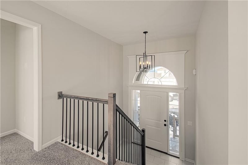 10135 N Poplar Ave, Kansas City, MO 64156