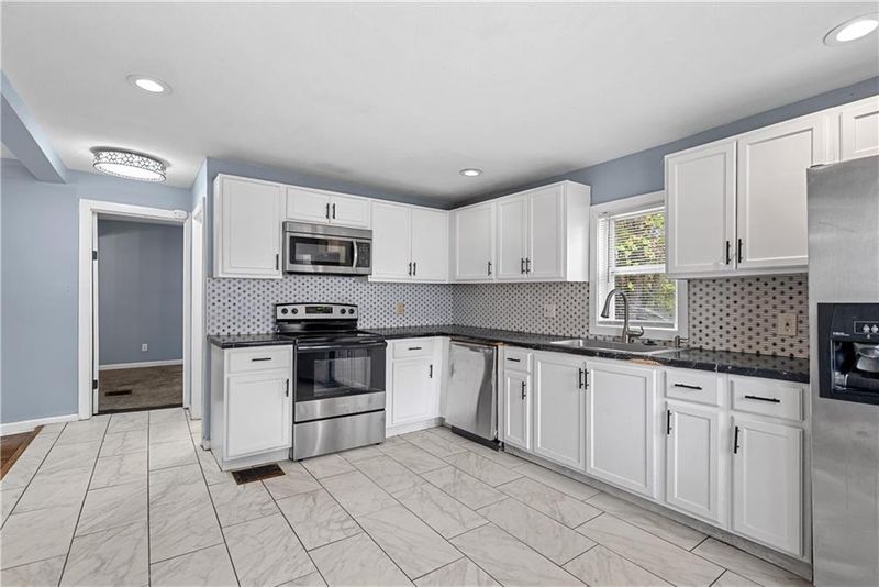 3868 E 59th St, Kansas City, MO 64130