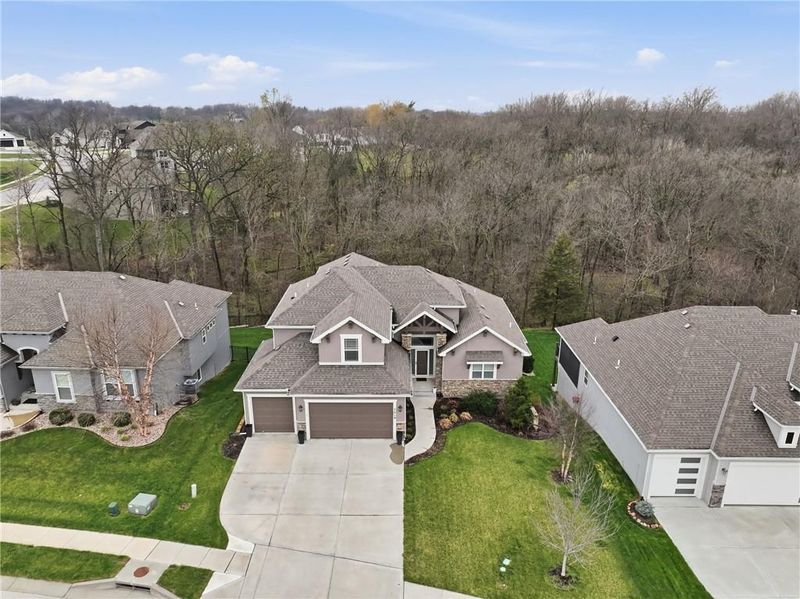 7310 NW Clore Dr, Parkville, MO 64152