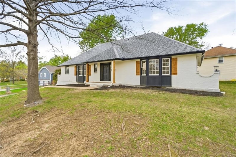 12816 Overhill Ave, Grandview, MO 64030