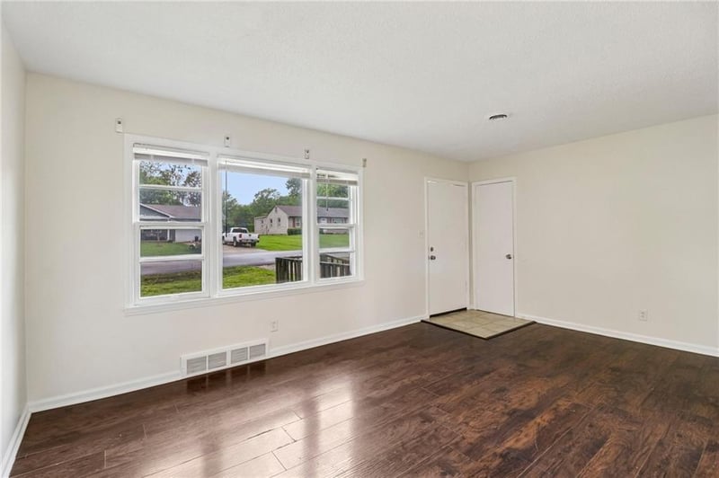 11709 Lawndale Ave, Kansas City, MO 64137
