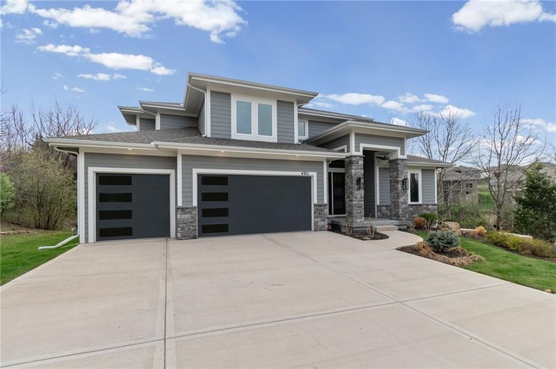 4911 Haskins St, Shawnee, KS 66216