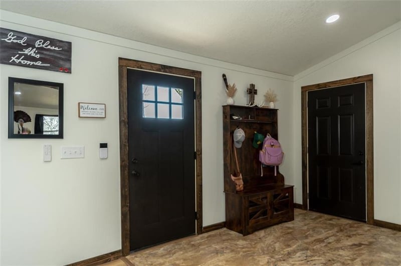 3985 43rd St, Meriden, KS 66512