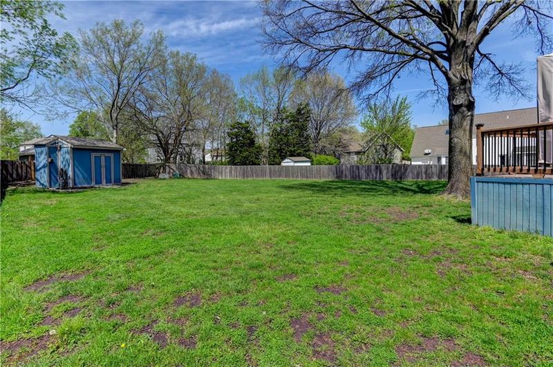 249 S Chambery Dr, Olathe, KS 66061