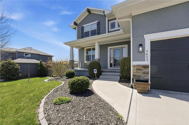 1413 SW Whistle Dr, Lee's Summit, MO 64082