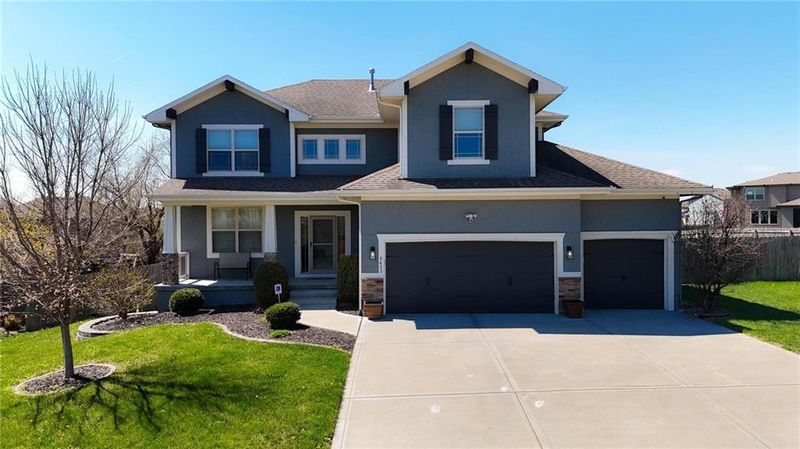 1413 SW Whistle Dr, Lee's Summit, MO 64082