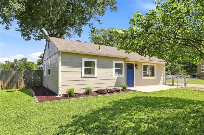 2141 Normandy Ln, Kansas City, KS 66106