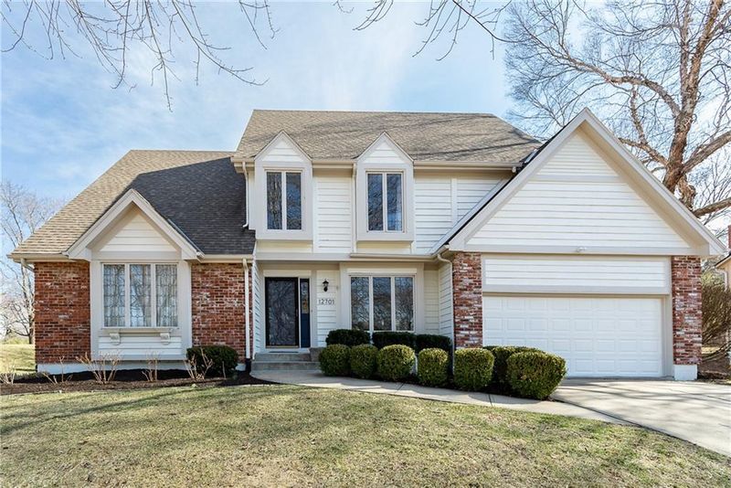 12701 Granada Rd, Leawood, KS 66209
