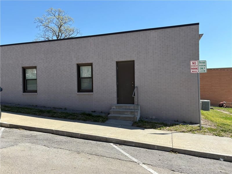 820 Kansas Ave, Atchison, KS 66002