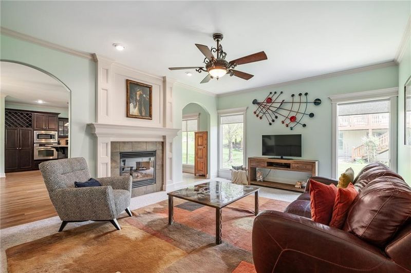 2504 NW Ashurst Dr, Lee's Summit, MO 64081