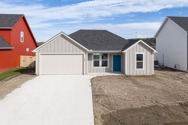 903 2nd St, Perry, KS 66073