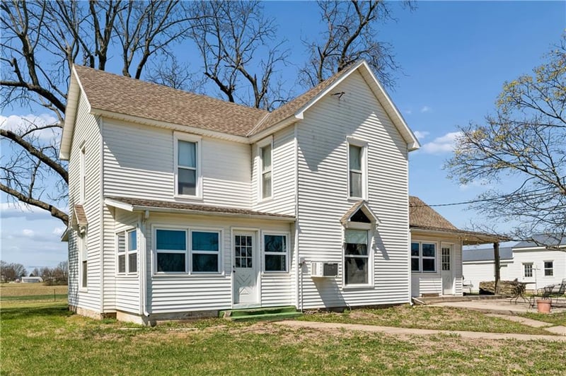 10290 W 271st St, Louisburg, KS 66053