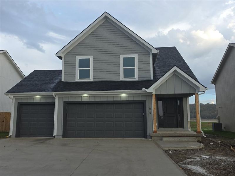 1013 2nd St, Perry, KS 66073