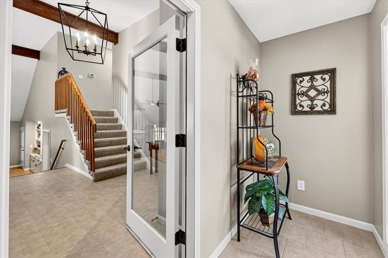 8326 Richards Rd, Lenexa, KS 66215