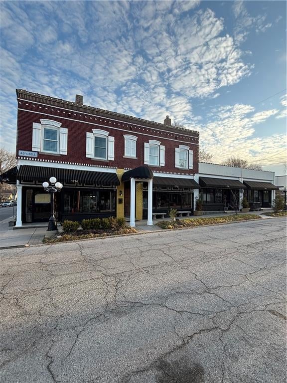 1710 W 45th St, Kansas City, MO 64111