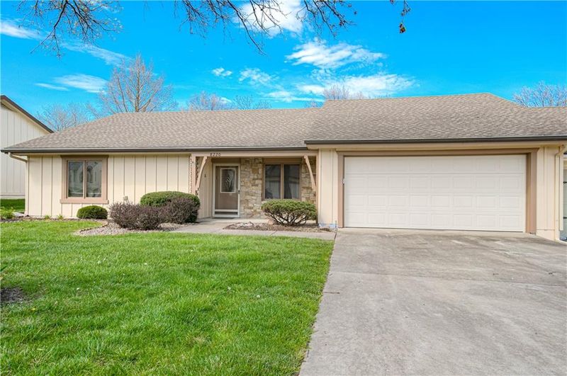 8220 E 190th St, Belton, MO 64012