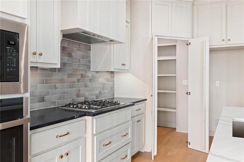 16701 Parkhill St, Overland Park, KS 66221
