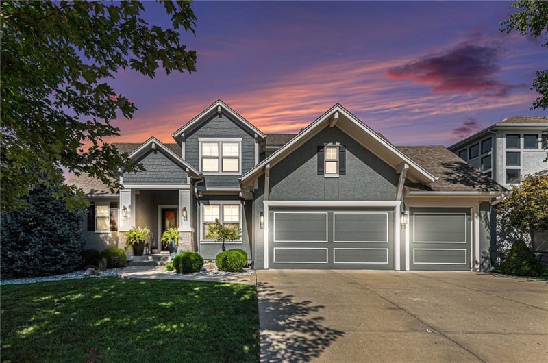 9418 W 161st Ter, Overland Park, KS 66085