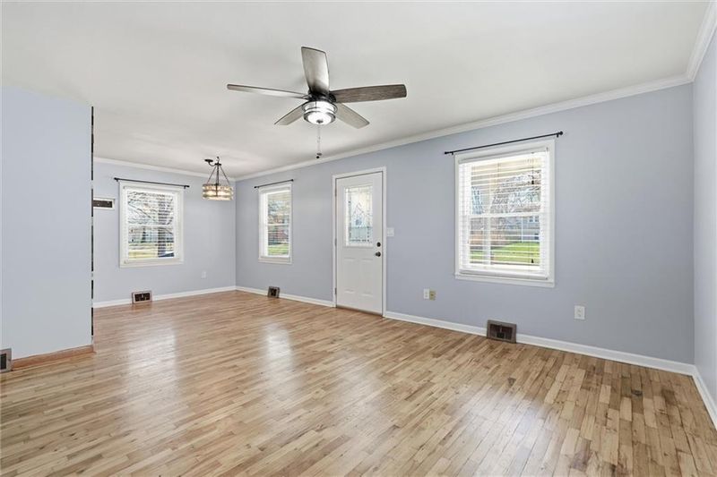 310 E Nichols St, Spring Hill, KS 66083