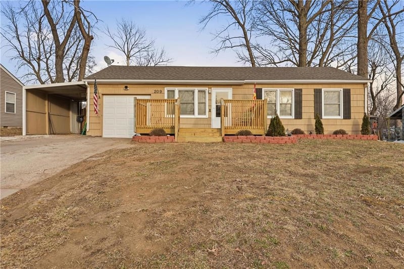 209 N Gilbert St, Independence, MO 64056