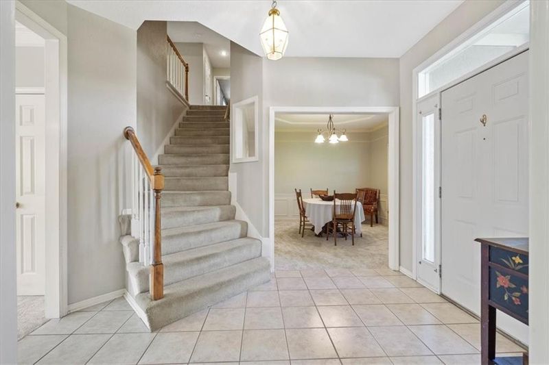 616 SW Trailpark Cir, Lee's Summit, MO 64081