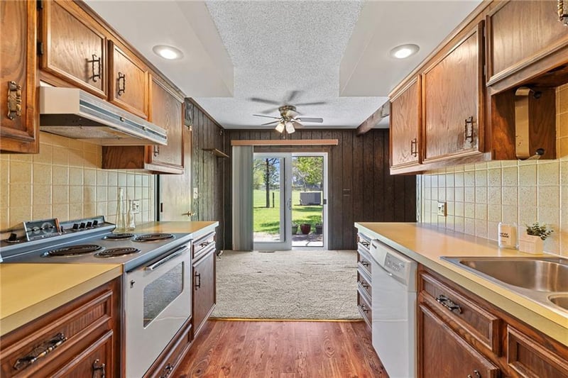 34255 Lookout Rd, Osawatomie, KS 66064