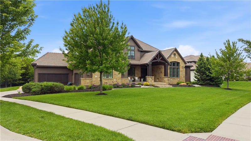 16208 Lucille St, Overland Park, KS 66221
