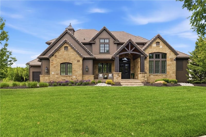 16208 Lucille St, Overland Park, KS 66221