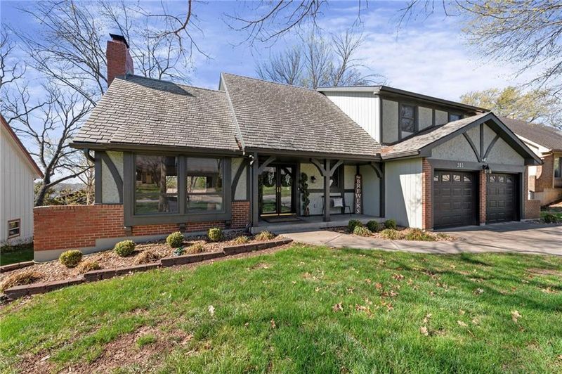 201 NW Cypress St, Lee's Summit, MO 64064