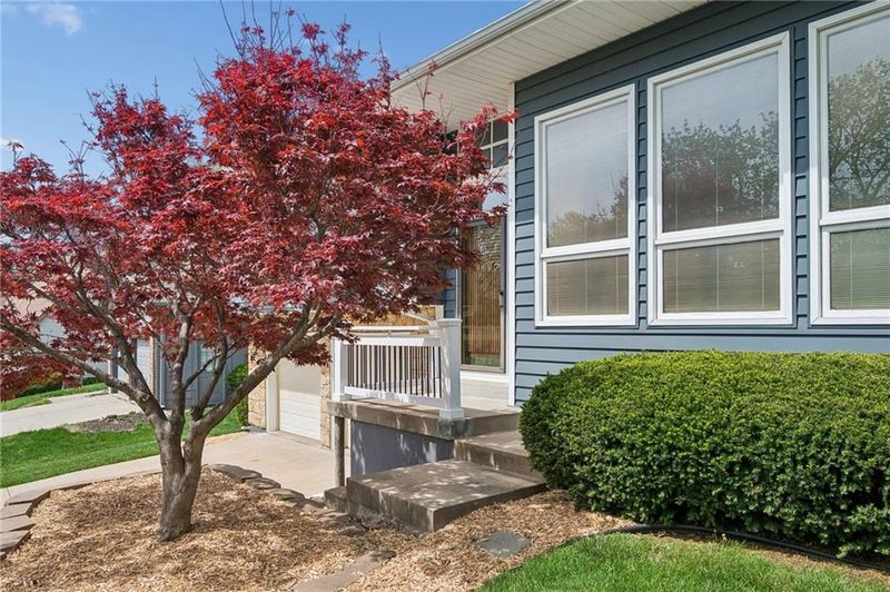 9524 W 117th St, Overland Park, KS 66210