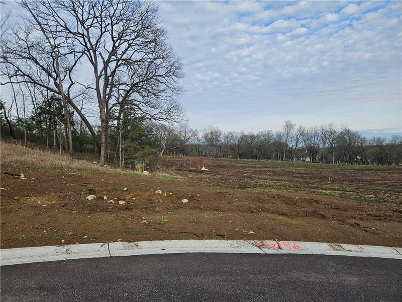 6905 Central St, Shawnee, KS 66217
