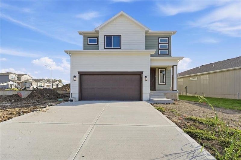 803 Glenn Cir, Raymore, MO 64083