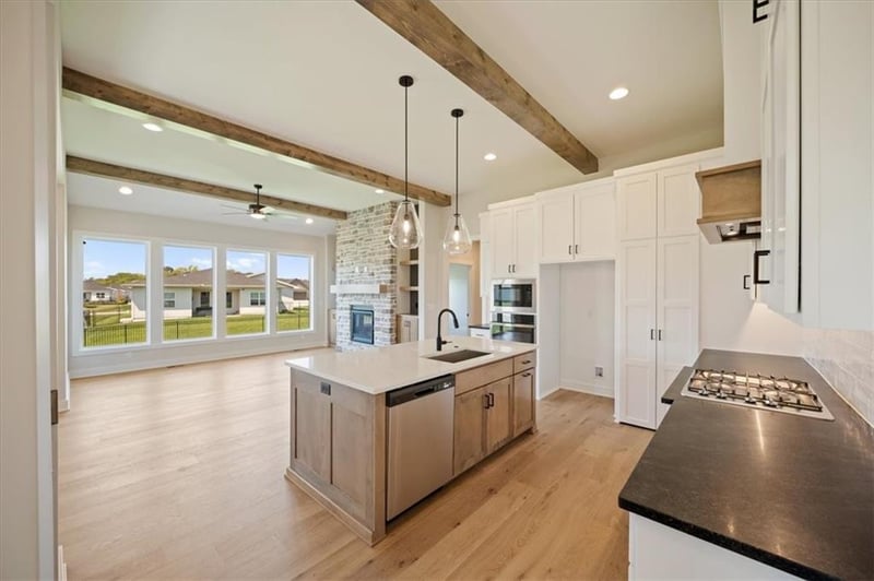 2622 SW Barley Field Dr, Lee's Summit, MO 64082