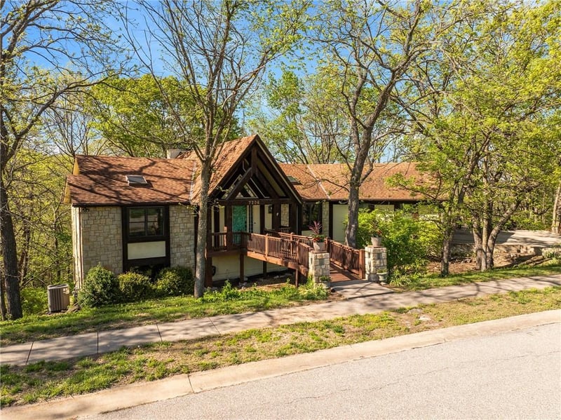 7206 Larson Ave, Kansas City, MO 64133