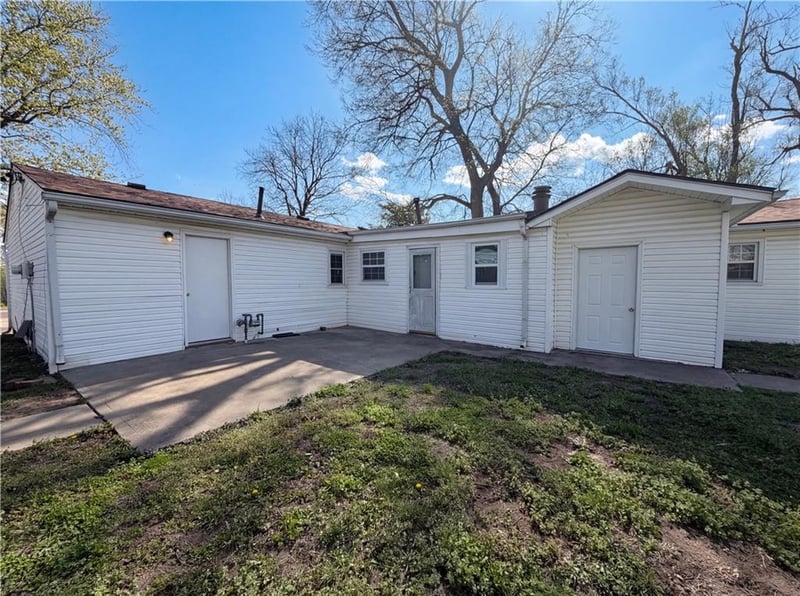 410 B St, Belton, MO 64012