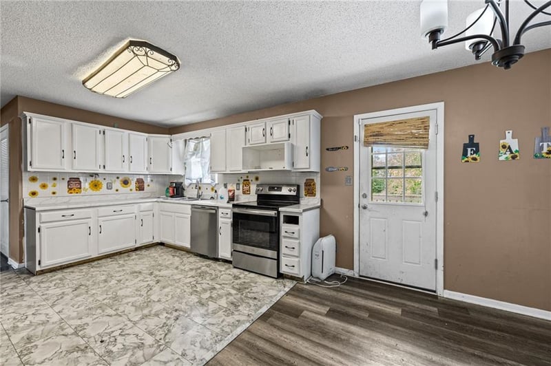 5849 Auburn Rd, Topeka, KS 66610