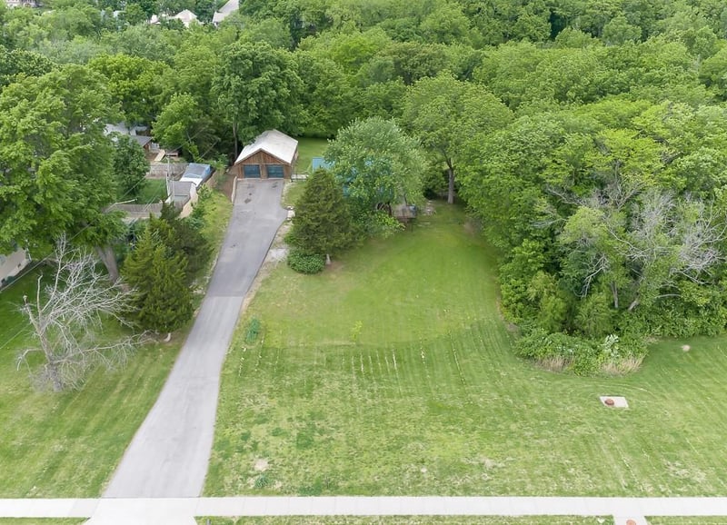 2906 N Hutton Rd, Kansas City, KS 66109