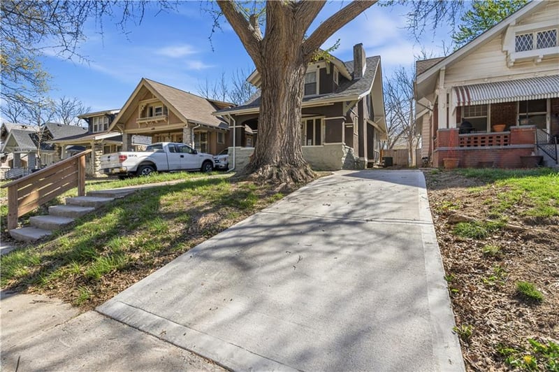 4031 S Benton Ave, Kansas City, MO 64130