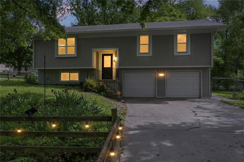 601 NE 115th Ter, Kansas City, MO 64155