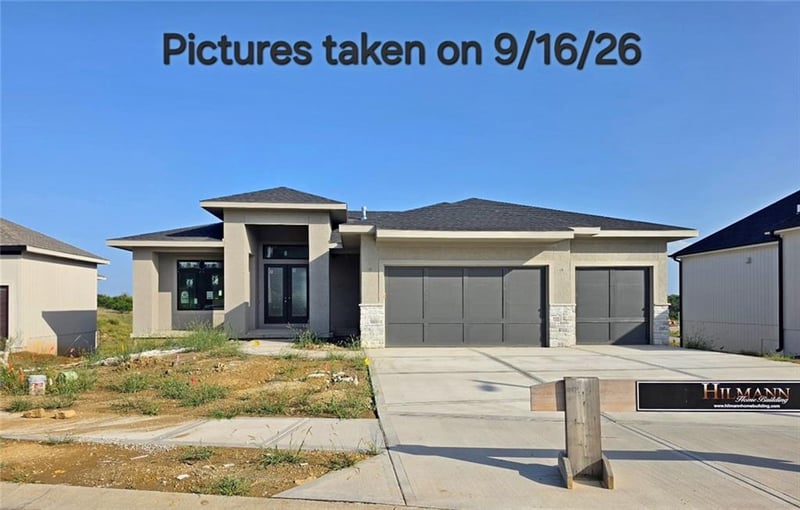 11283 S Sunray Dr, Olathe, KS 66061