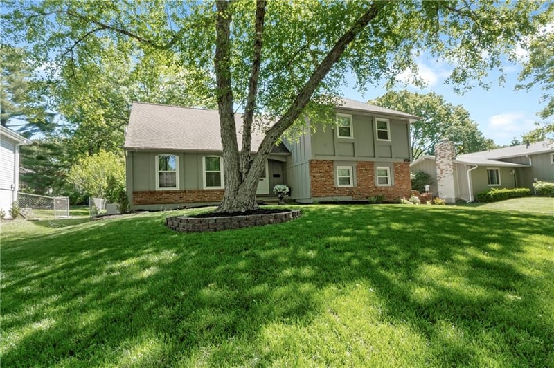 9959 Ballentine St, Overland Park, KS 66214