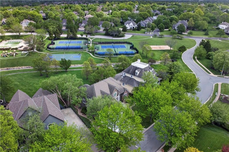 14621 Dearborn St, Overland Park, KS 66223