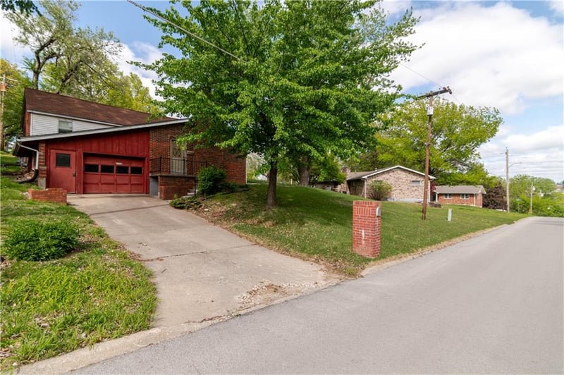 1219 Julia St, Atchison, KS 66002