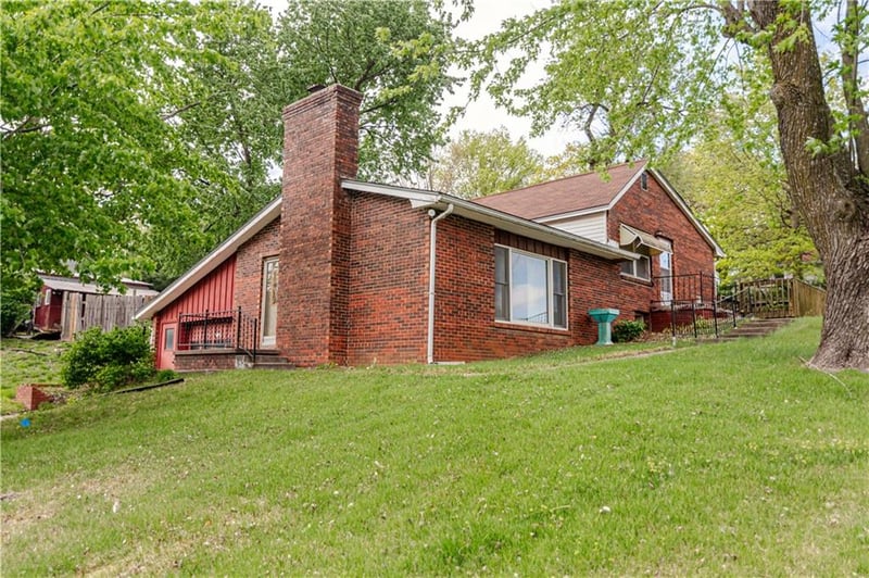 1219 Julia St, Atchison, KS 66002