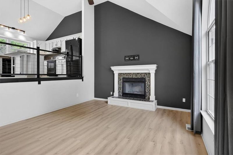2142 SE 6th Ter, Lee's Summit, MO 64063