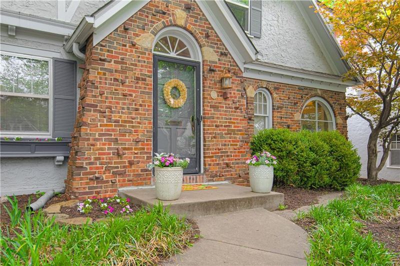 308 E 68th Ter, Kansas City, MO 64113